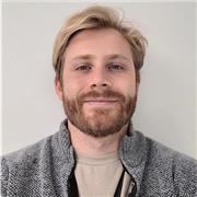 Biology tutor being able to provide online teaching services to students